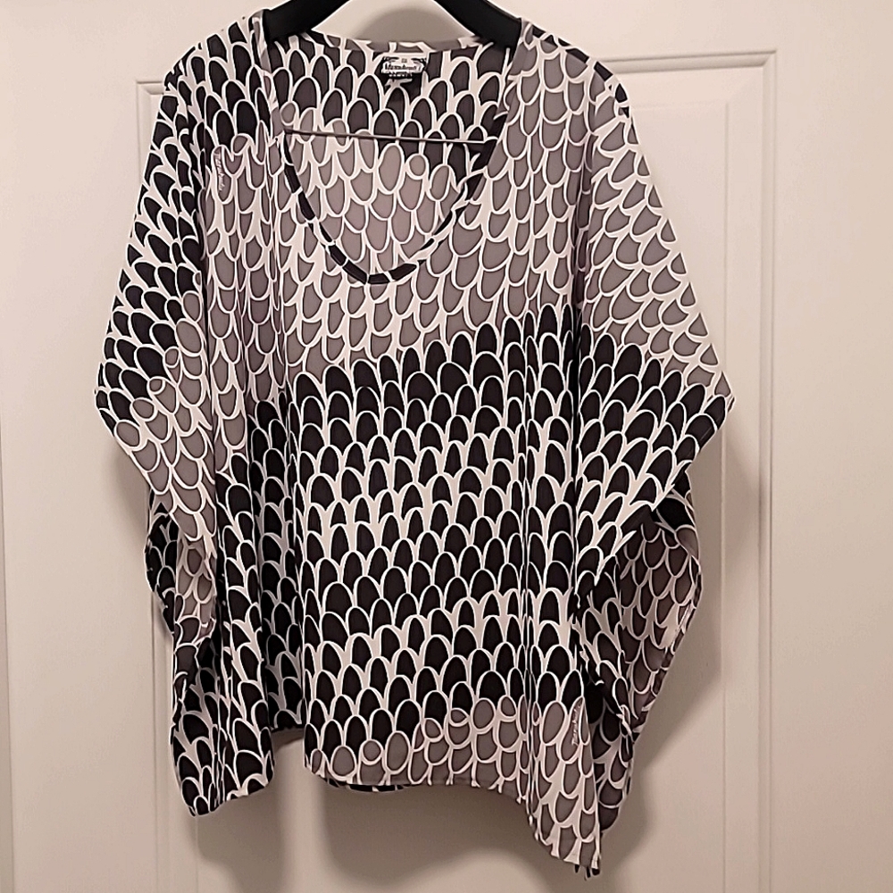 NWOT Manuheali'i Top with Bat Wing Sleeves.